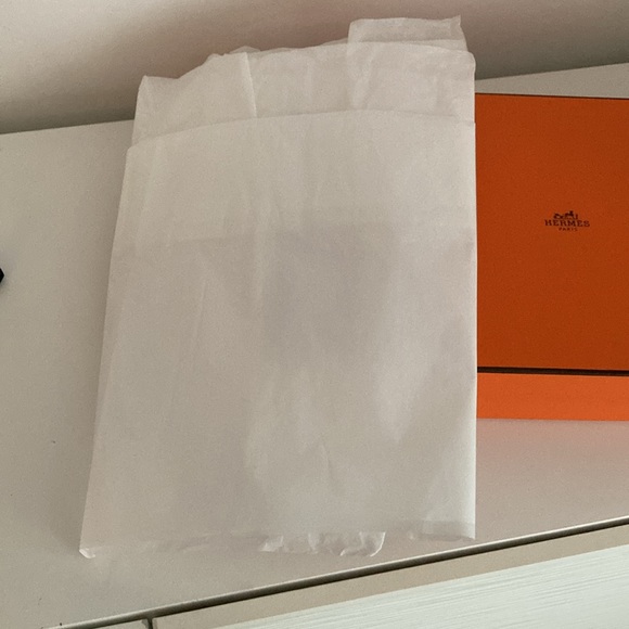 HERMES Authentic Iconic Empty Box, Rectangular, Excellent Condition Designer Box - Picture 5 of 6